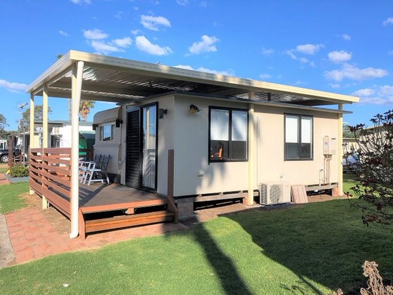 Economy Caravan with Annex - No Ensuite