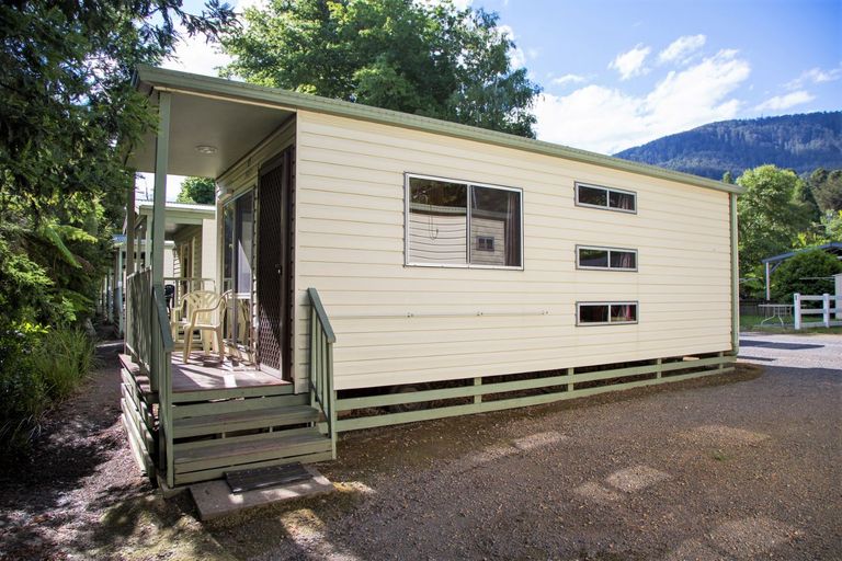 Riverside - One Bedroom Ensuite Cabin