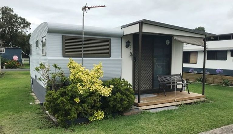 Economy Caravan with Annex - Sleeps 4