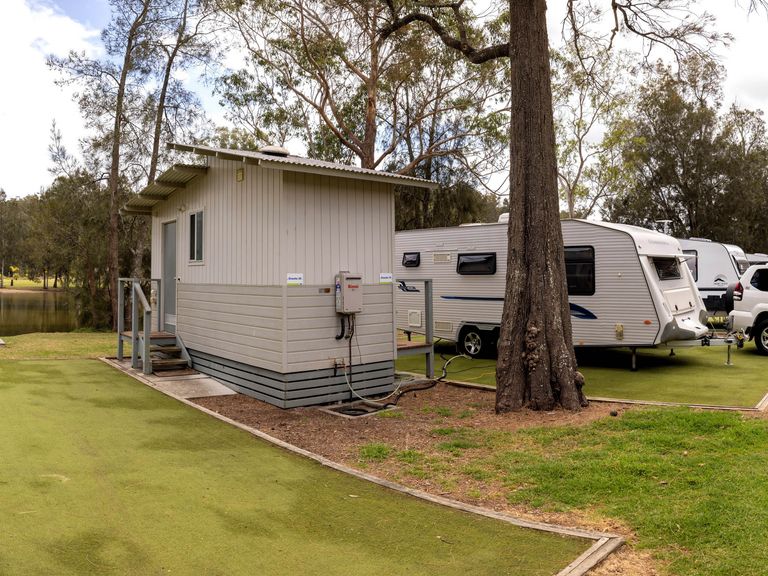 Premium Creekfront Ensuite Powered Sites