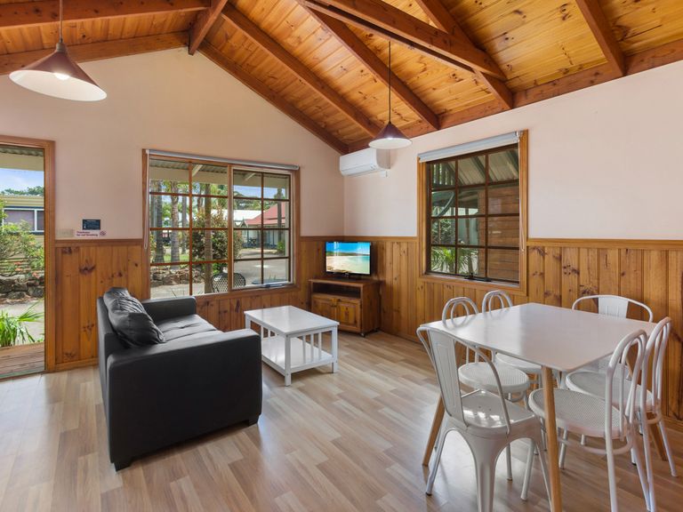 Standard 2BR Cabin - Olde Town
