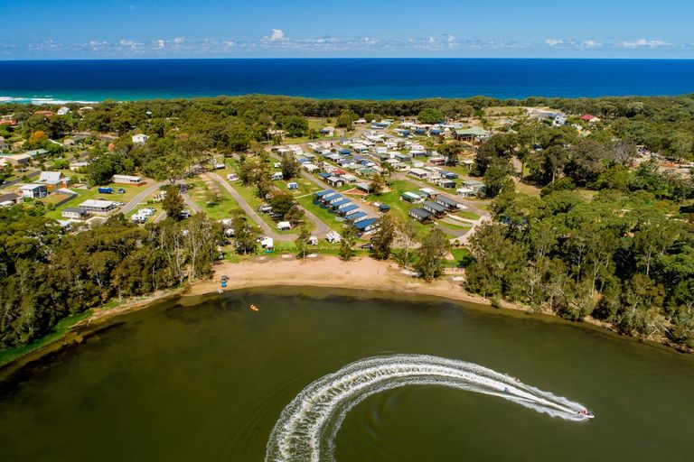 Premium Lakeview Powered Sites
