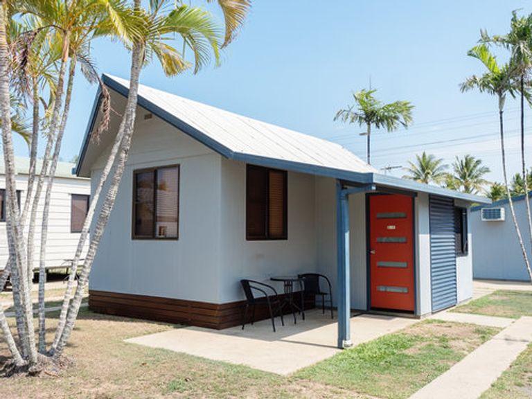 Economy 2 Bedroom Cabin - External Ensuite