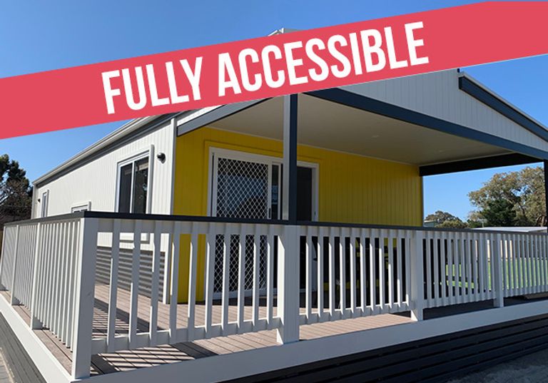 Deluxe Poolside Accessible 2 Bedroom Cabin