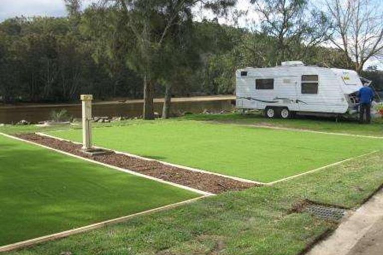Premium Creekfront Powered Sites