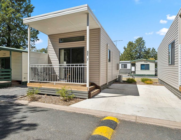 Superior Studio Cabin