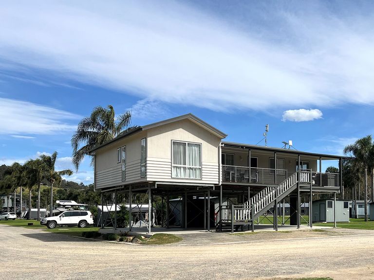 Deluxe River View 3 Bedroom House
